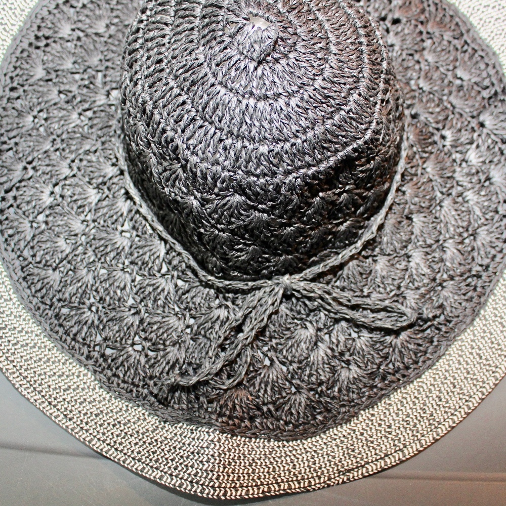 Black and Cream Sun Hat with Bow